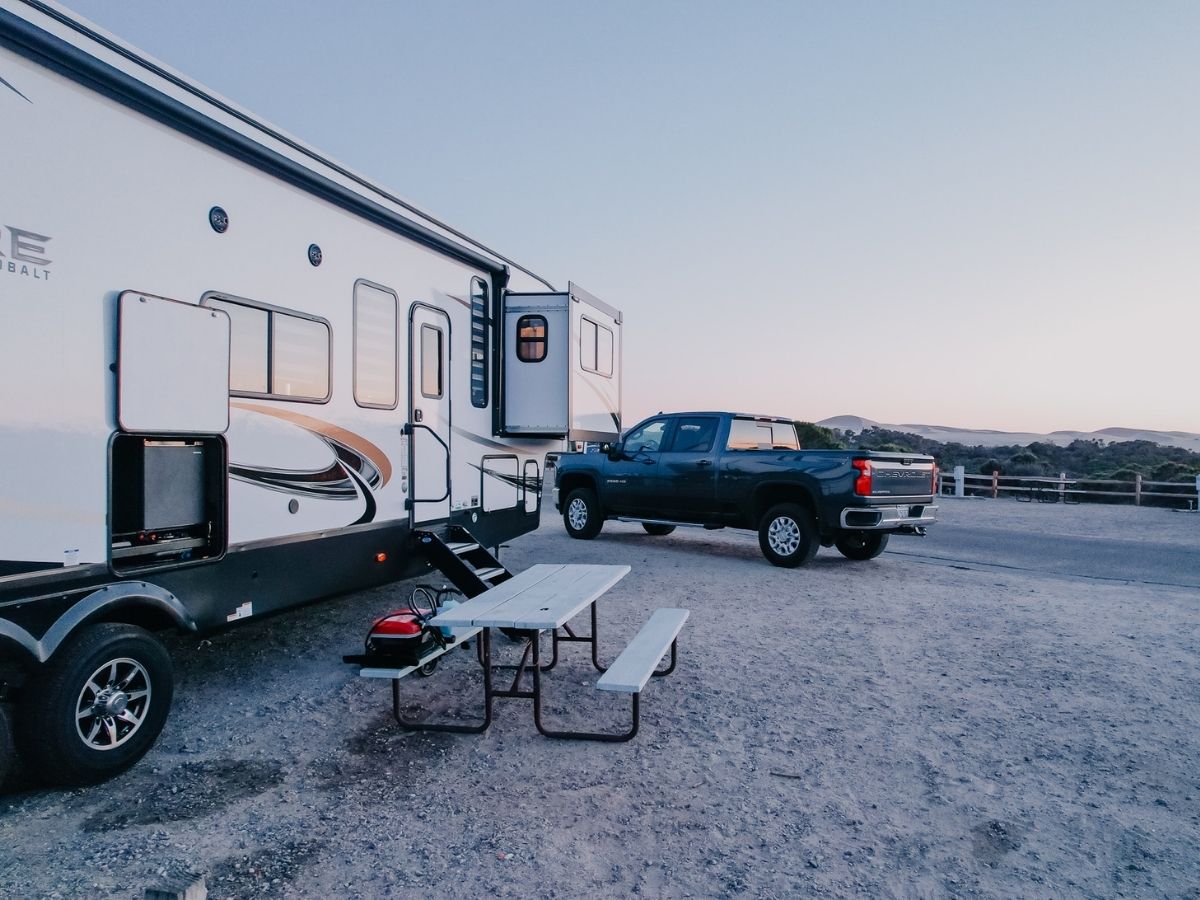 Buying A Used RV? Here are 5 Tip You Need!